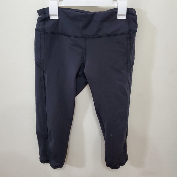 Lululemon capris - Picture 1 of 4